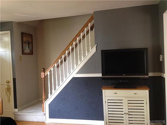 4th image of 164 Woodcrest Dr
