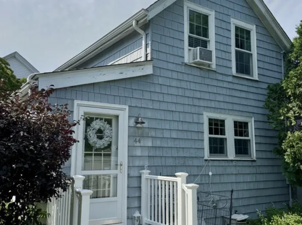 44 Mount Vernon St, Peabody, MA 01960