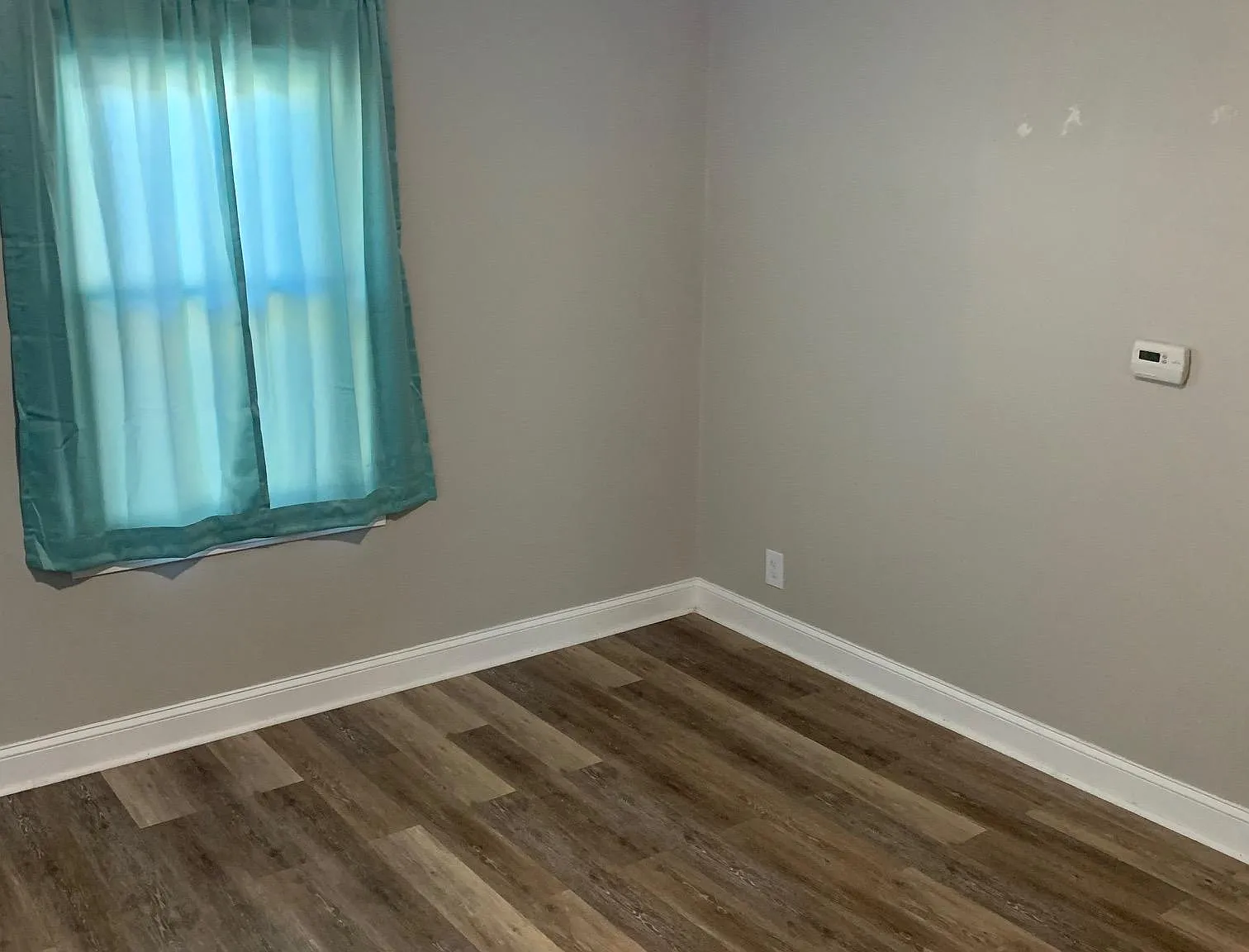 3 bed, 1104 sqft, $1,400 — Photo 2