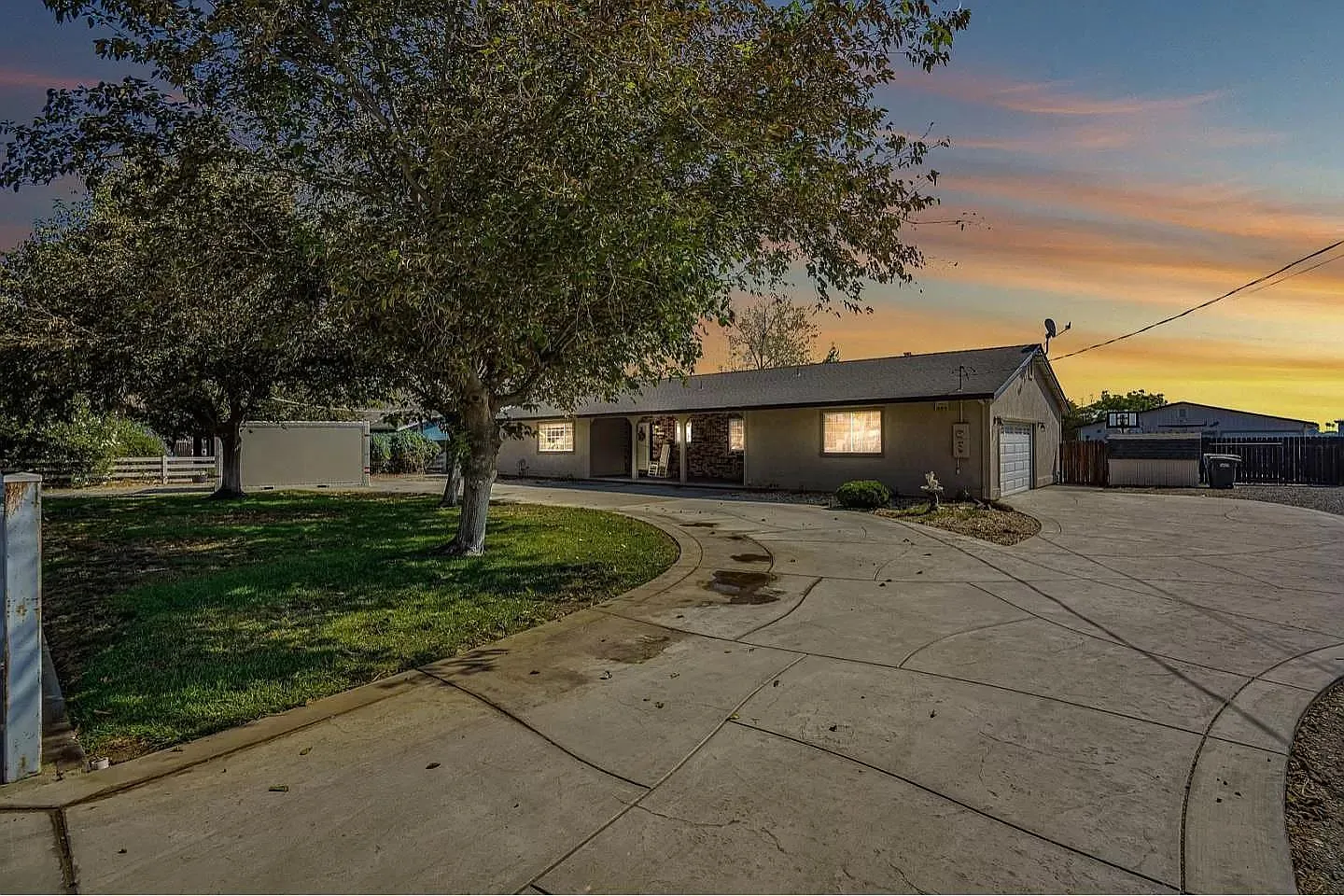1915 Fertado Ln photo 1