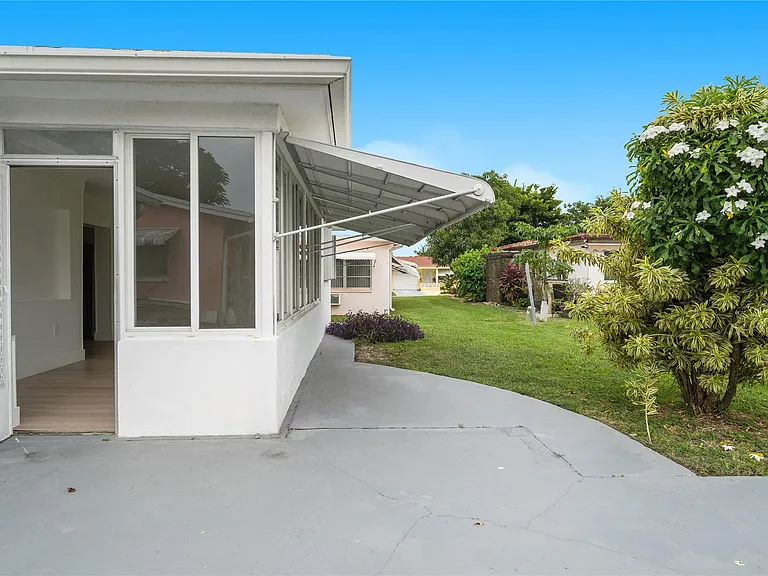 4510 NW 49th Dr — Photo 7