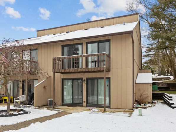 24 Jamaica Colony APT 1, Fox Lake, IL 60020