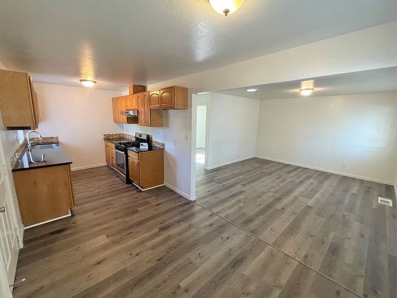 5th image of 7032 Lincoln Ave