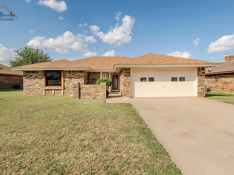 4611 Misty Valley E — Photo 2