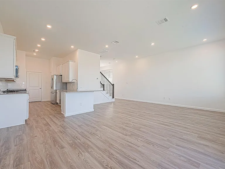 5554 Amber Brook Ln — Photo 8