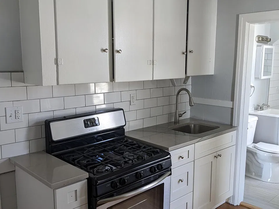 141 Allen St #2E