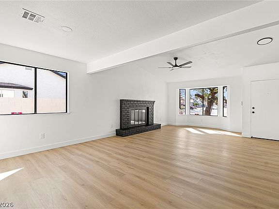 3rd image of 3512 Corona Del Mar Dr