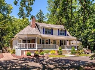 701 Valley Rd, Watchung, NJ 07069