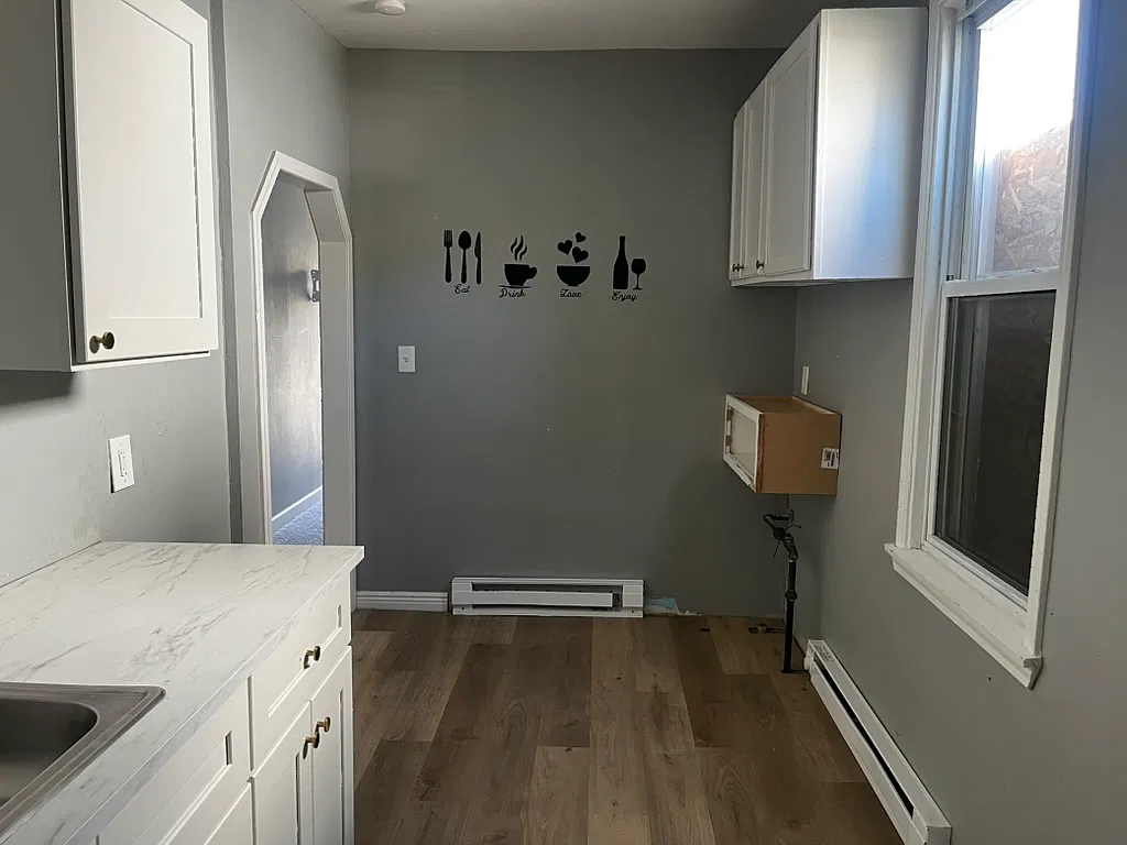 3 bed, 978 sqft, $1,100 — Photo 3
