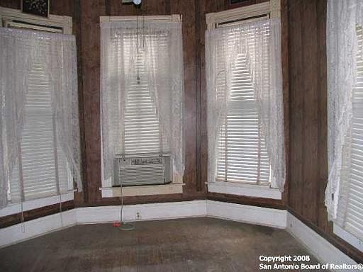 3rd image of 1206 CLOWER ST