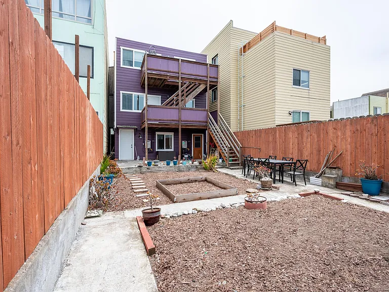 1327 47th Ave — Photo 22