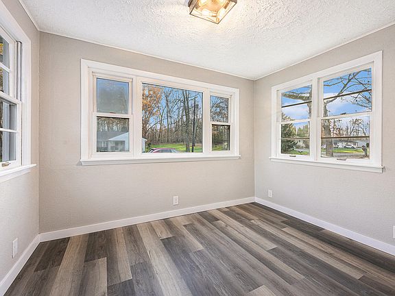 2nd image of 324 Robertson Ave