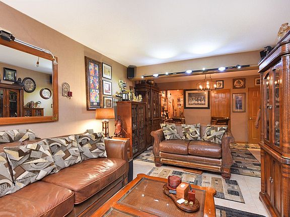 4th image of 8355 Woodhaven Blvd APT 3D