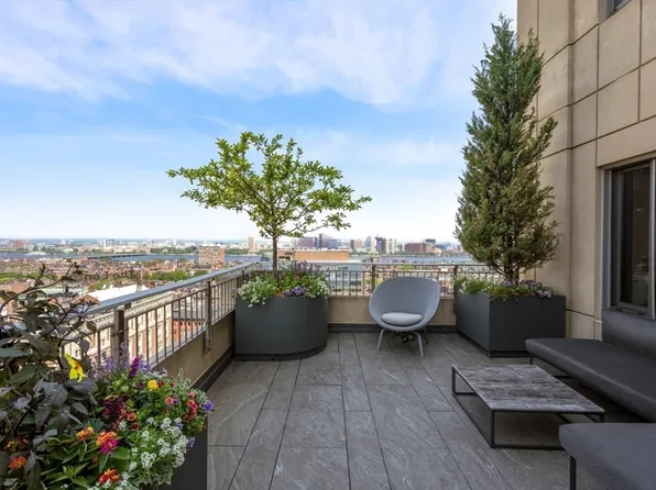 1 Huntington Ave #Penthouse 1702, Boston, MA 02116