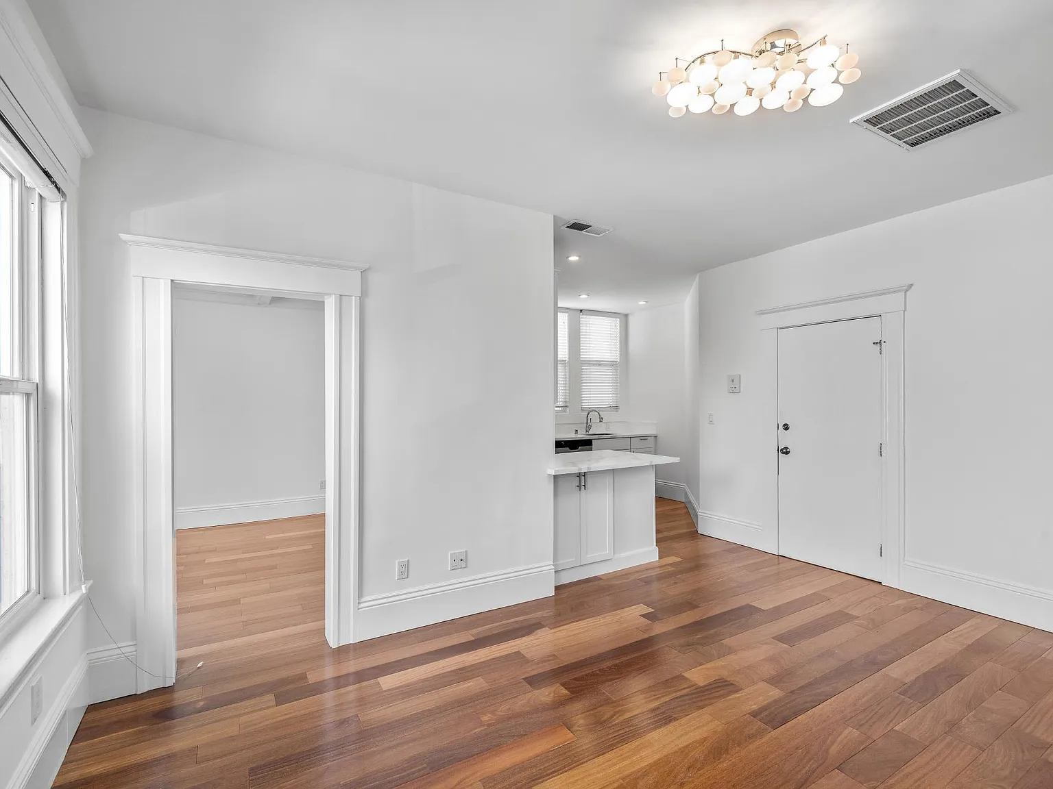 2174 California St — Photo 4