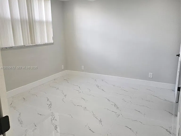 700 S Hollybrook Dr #207 — Photo 4