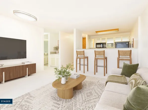 55 S Judd St APT 2105, Honolulu, HI 96817