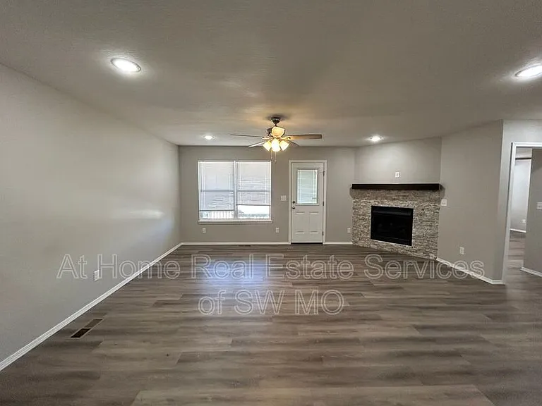 702 E Watermill Cir — Photo 9