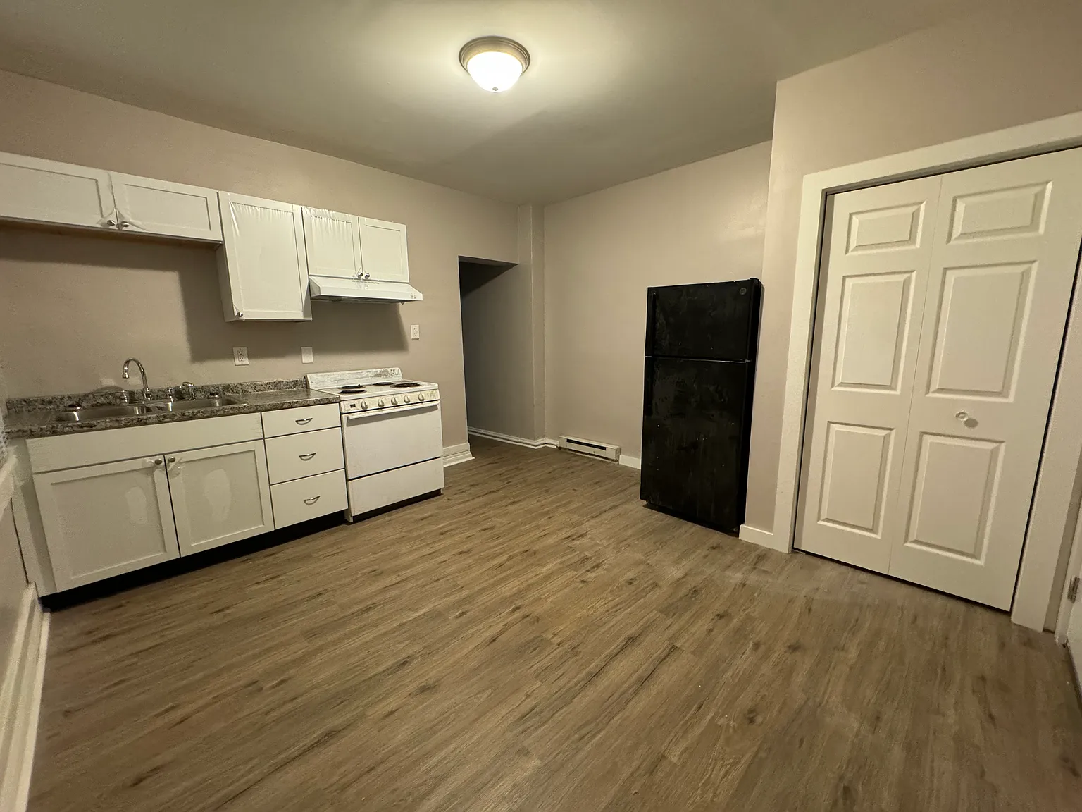 1817 Whitehall St — Photo 1