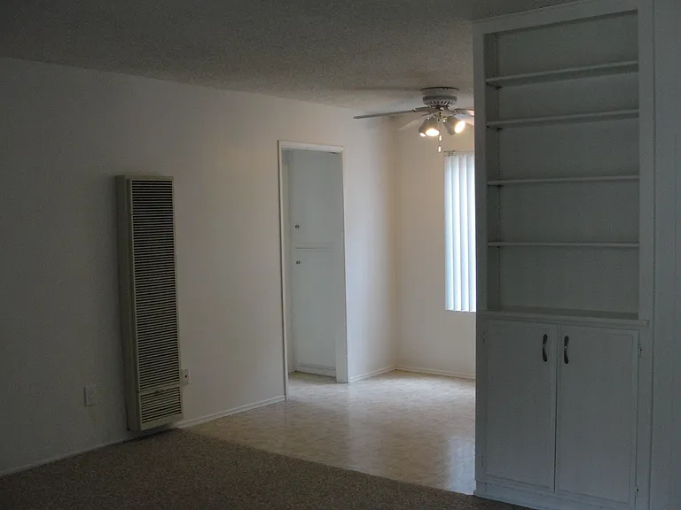 4415 Hamilton St #8 — Photo 10