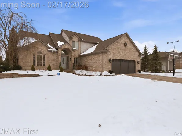 48767 Brittany Parc Dr, Macomb, MI 48044
