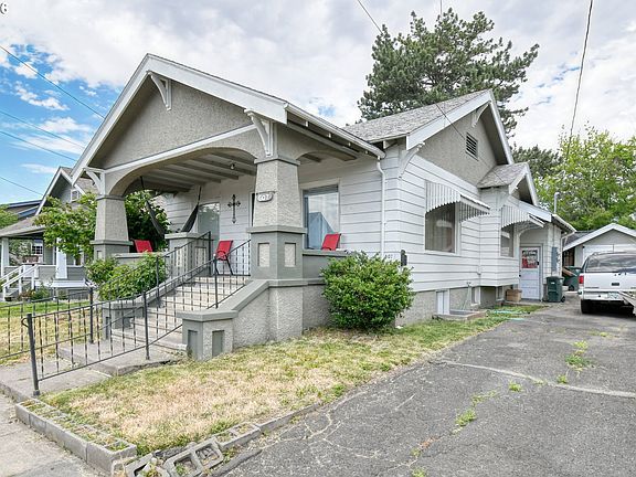2nd image of 607 SW Court Ave