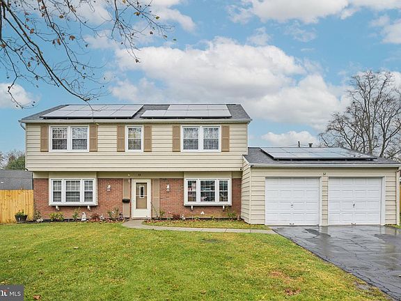 2nd image of 32 Exton Ln