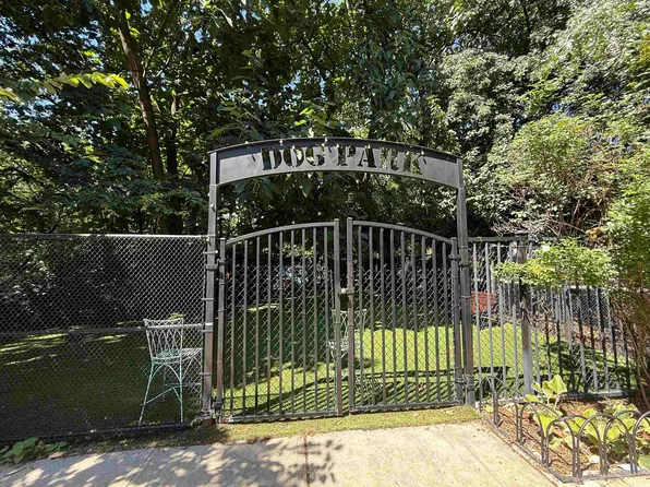 102 Ogden Avenue image 32 of 33