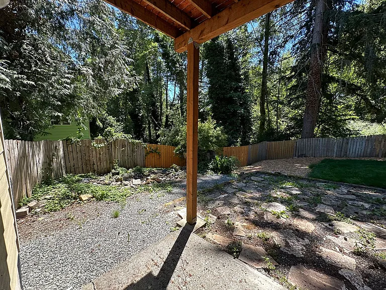 1479 Greenville Dr — Photo 42