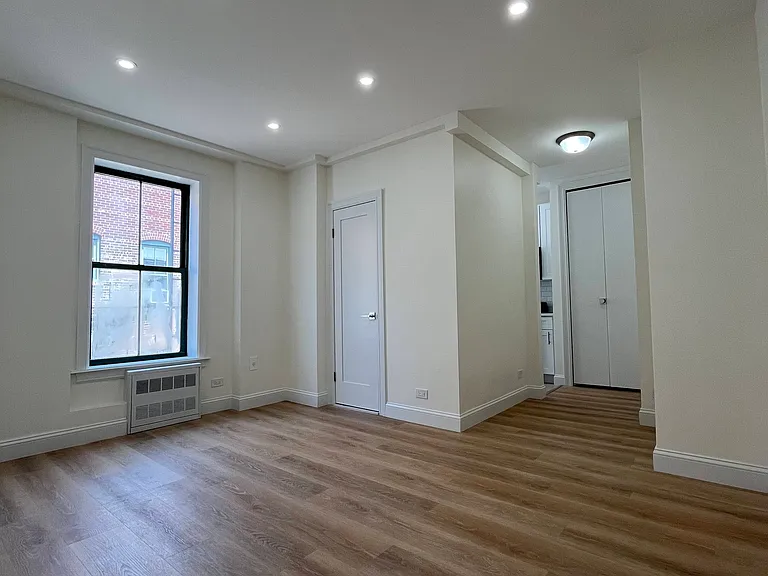 531 E 78th St #6G — Photo 2