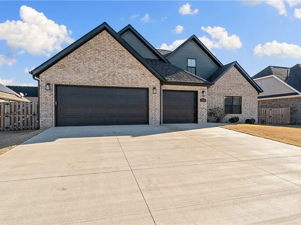 1218 Camerino St, Springdale, AR 72762