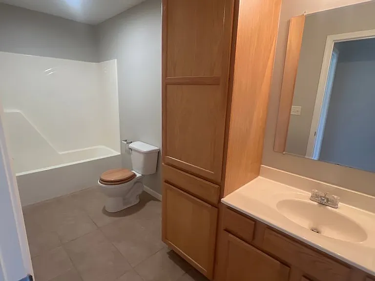 Ravina Apartments — Photo 5