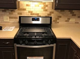 410 Honeytree Dr, Romeoville, IL 60446