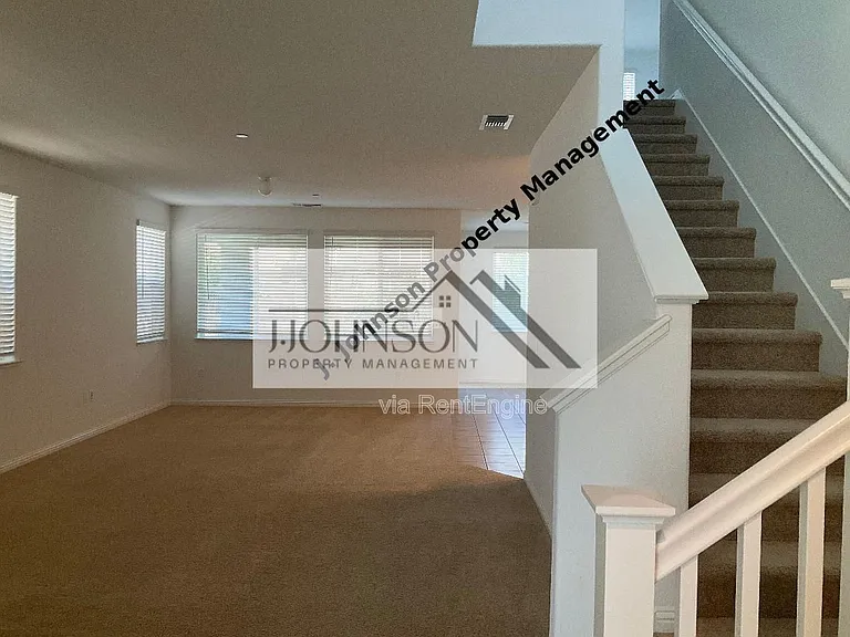 2717 Rabbit Hollow Dr — Photo 9