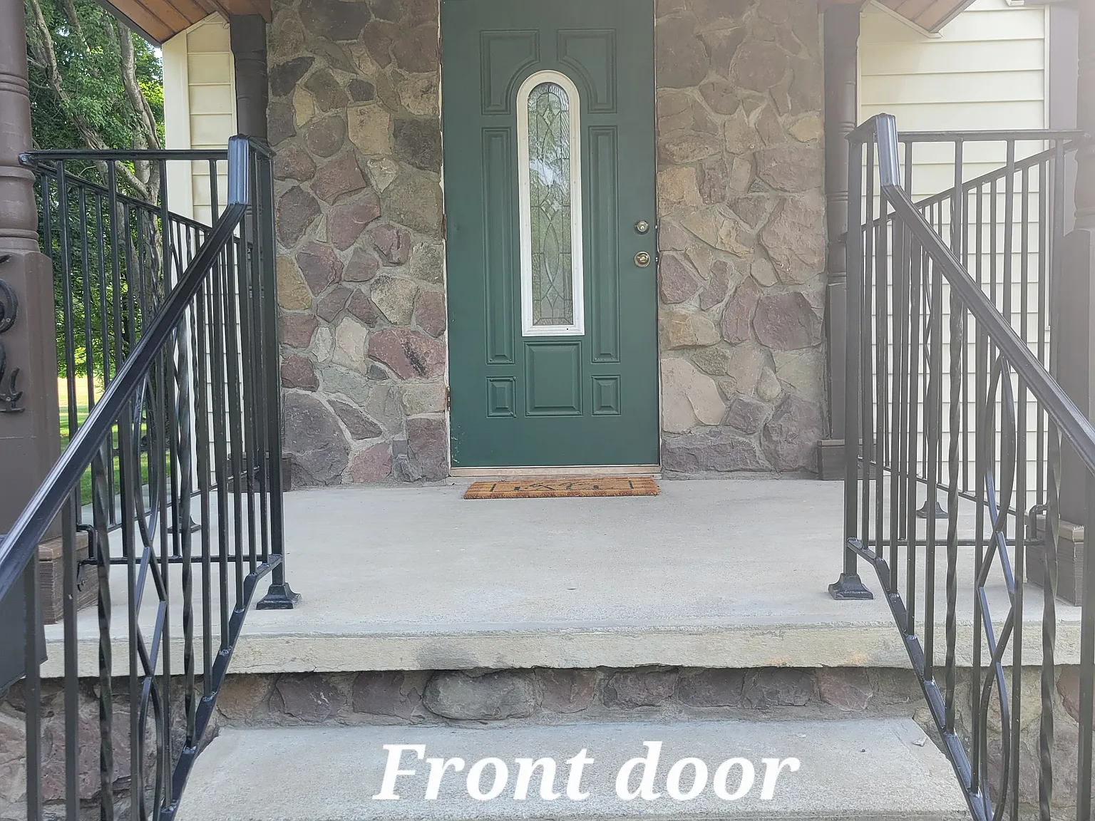 2 bed, 825 sqft, $1,800 — Photo 1