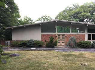 8 Hemlock Ter, Kinnelon, NJ 07405