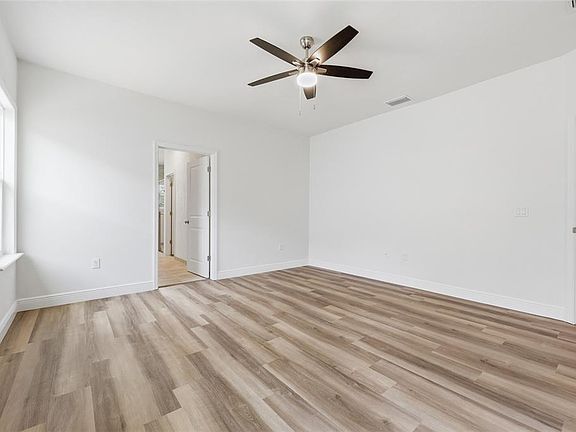 5th image of 6718 SW 10th Ln