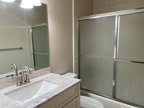 5th image of 2424 Williamsburg Ct