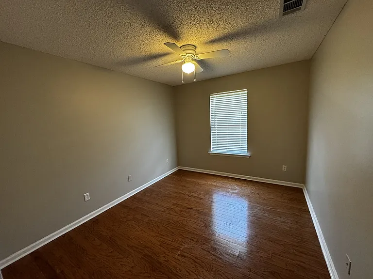 208 Easy St — Photo 11