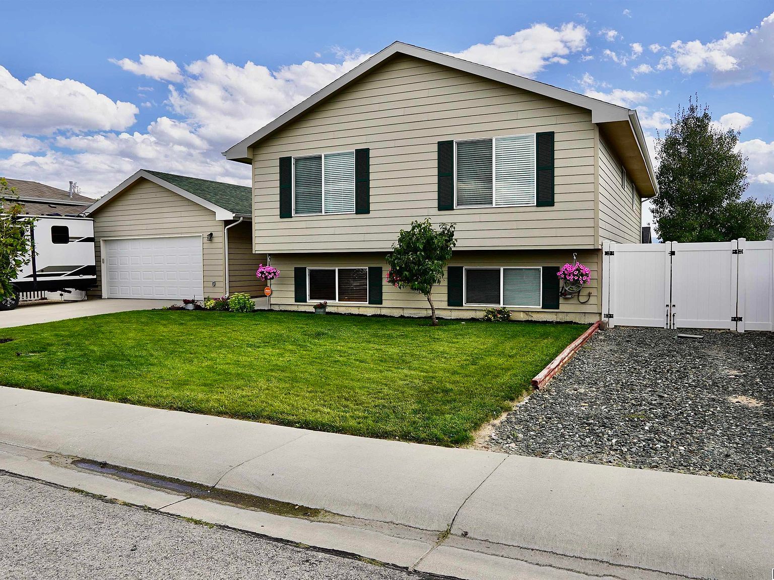 1829 Absaroka Trl, Bar Nunn, WY 82601 MLS 20234141 Zillow