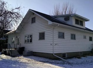 923 N 20th St, Grand Forks, ND 58203