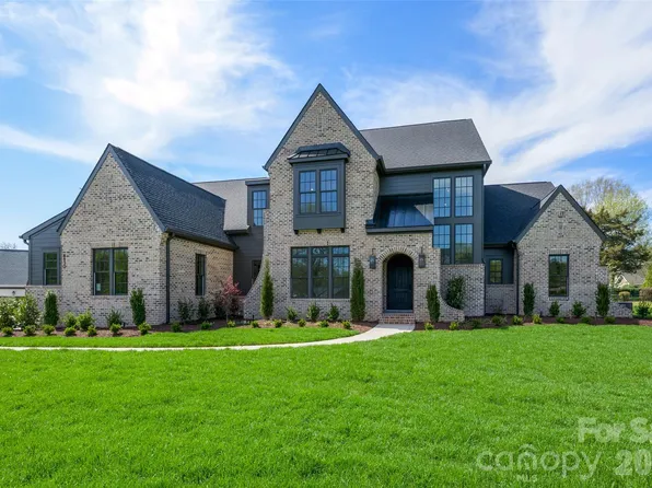 5830 Long Stirrup Ln, Mint Hill, NC 28227