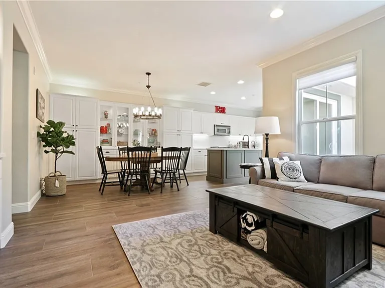 65 Orange Blossom Cir — Photo 2