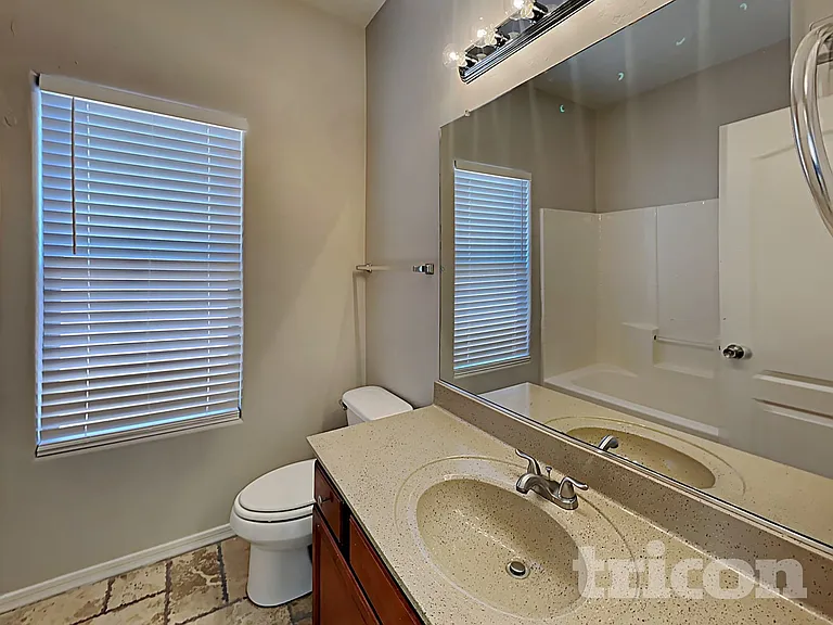 504 W Beautiful Ln — Photo 10