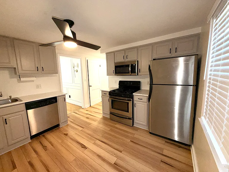 123 Lyon Pl — Photo 10