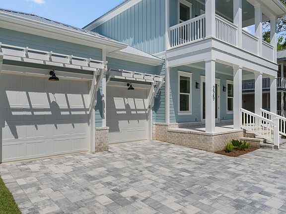 3rd image of 225 Clareon Dr