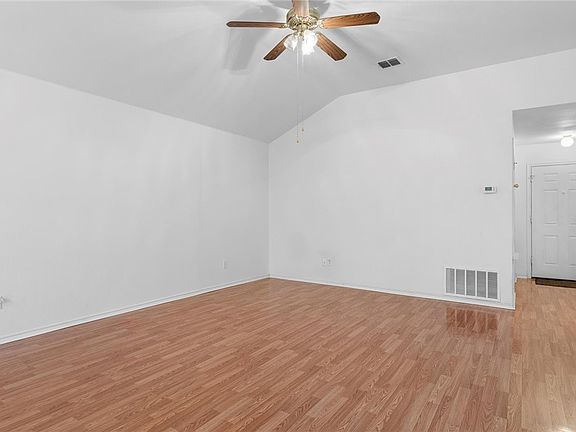 4th image of 260 Sagebrook Dr