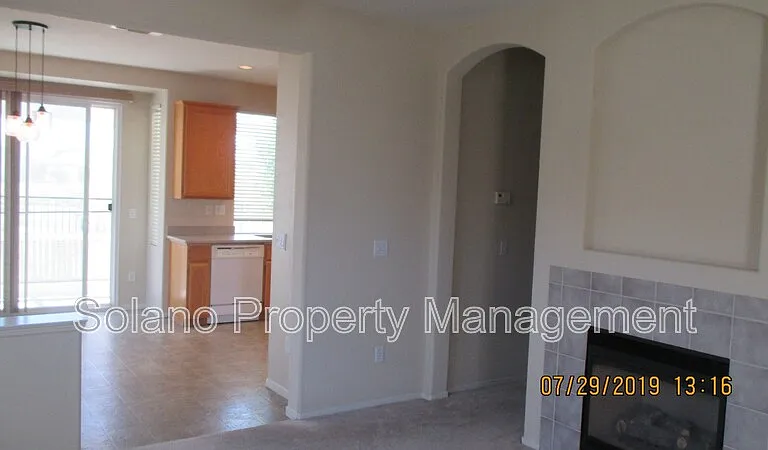 451 Edgewood Dr — Photo 12