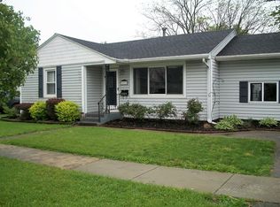 907 Locust St, Marshall, IL 62441
