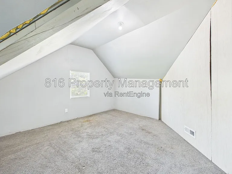1256 Pennsylvania Ave — Photo 28